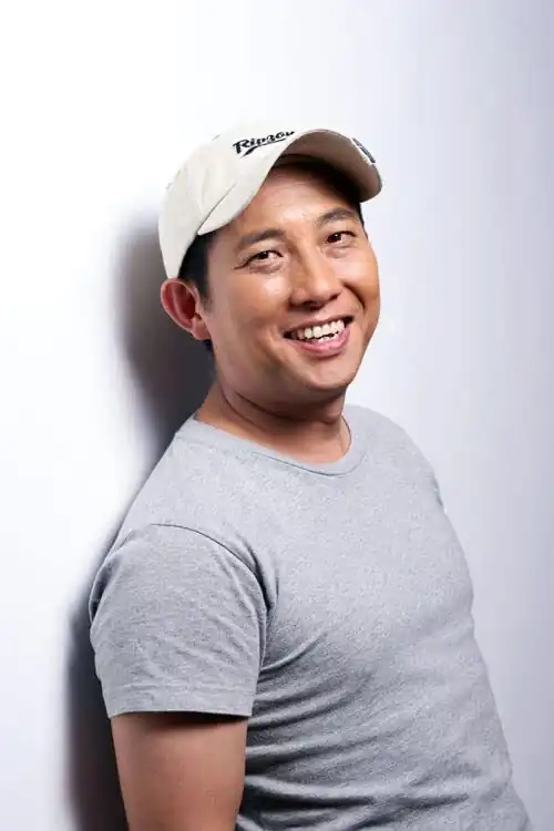 屈 Trung Hằng