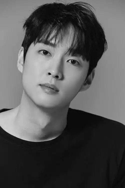 Kang Young Seok