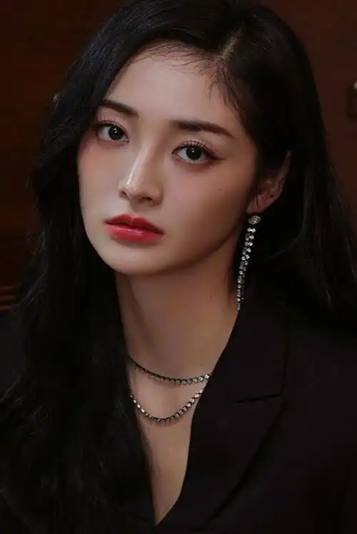 Pinky Zhou